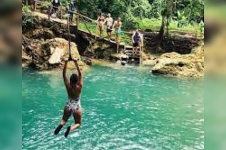Dunn's River Falls & Cool Blue Hole: Ocho Rios Waterfalls Combo Daytrip photo 4