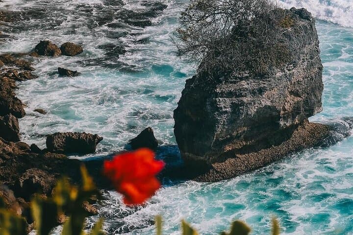 Uluwatu Temple, Padang Padang & Suluban Beach Tour with Kecak Fire Dance photo 4