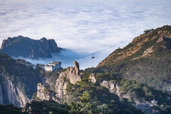 3-Day Huangshan Adventure: Yellow Mountain Sunrise, Hongcun & Tunxi Ancient Street