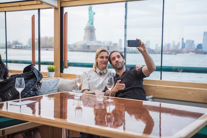 Manhattan Architecture Yacht Cruise: AIA-Narrated Around-Manhattan Tour photo 4