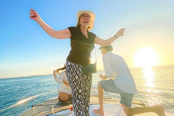 Boat Party in Cartagena Bay — 2-Hour Open-Bar Speedboat Cruise photo 2