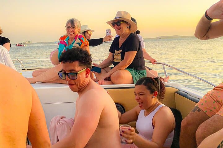 Boat Party in Cartagena Bay — 2-Hour Open-Bar Speedboat Cruise photo 4