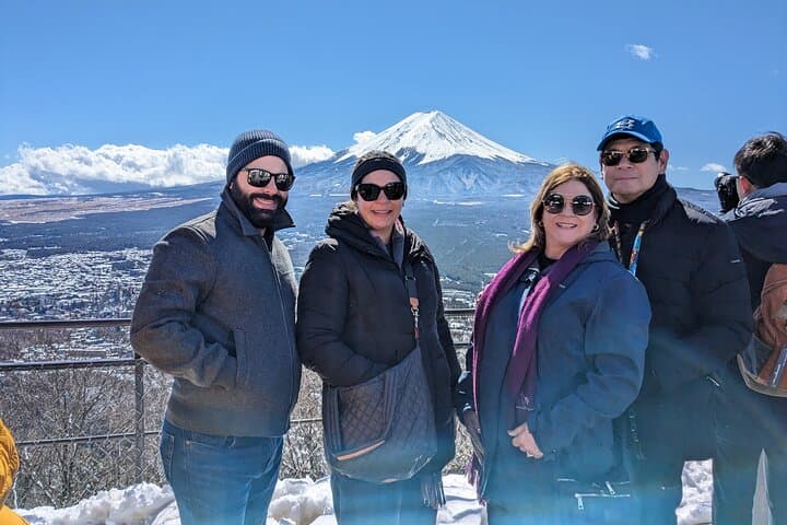 Mt Fuji Five Lakes Private Tour from Kawaguchiko — Guide & Vehicle photo 4