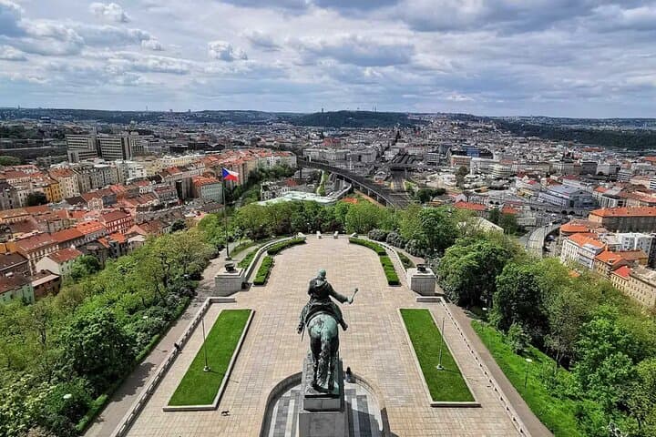 Prague Alternative Tour: Holesovice, Karlín & Žižkov Walking Experience