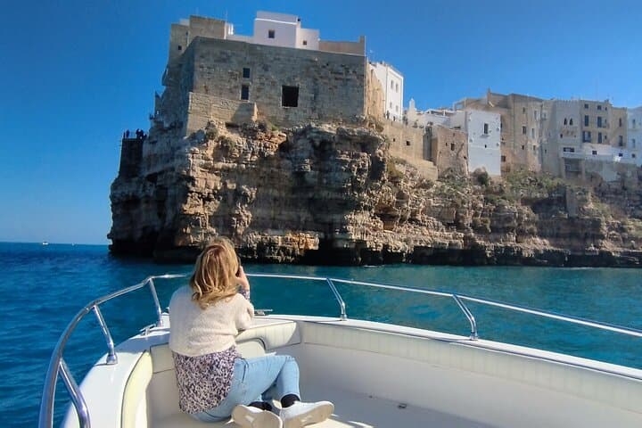 Polignano Boat Tour with Aperitif: Cliffs, Caves & Swim