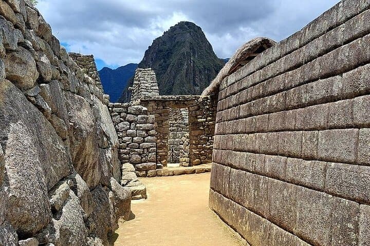 Short Inca Trail to Machu Picchu: 2-Day Train & Trek from Cusco photo 2
