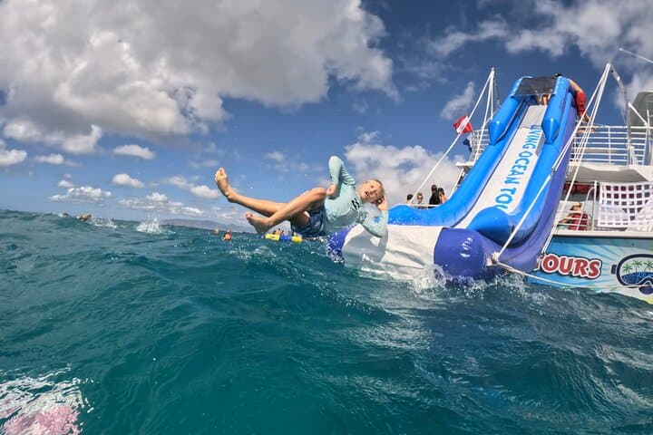 Waikiki Deluxe Snorkel & Wildlife Cruise: Slide, Swim, Spot Turtles and Dolphins photo 2