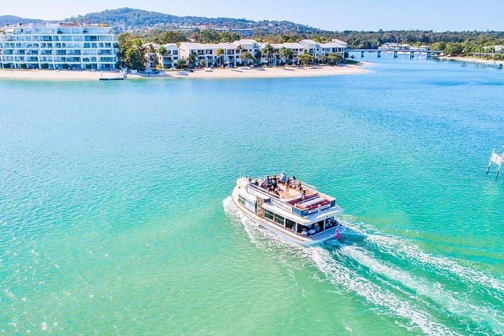 Noosa Sightseeing Trail: Ferry Cruise, Beach Walk, Bike & Kayak Adventure photo 3