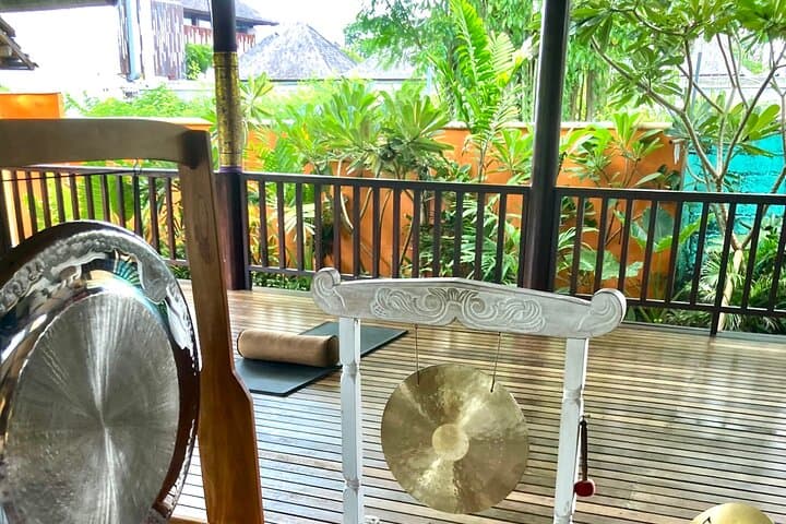 Oceanfront Gong Sound Healing on Nusa Lembongan: 60-Minute Sound Bath in Bali