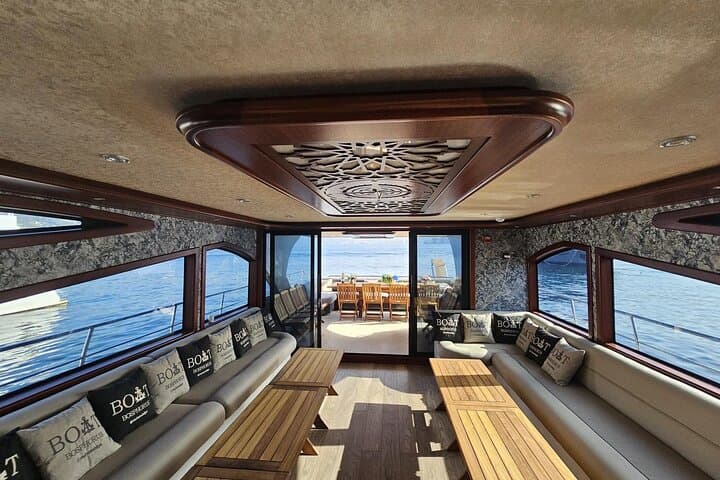 Sunset on the Bosphorus: Luxury Yacht Cruise in Istanbul photo 3