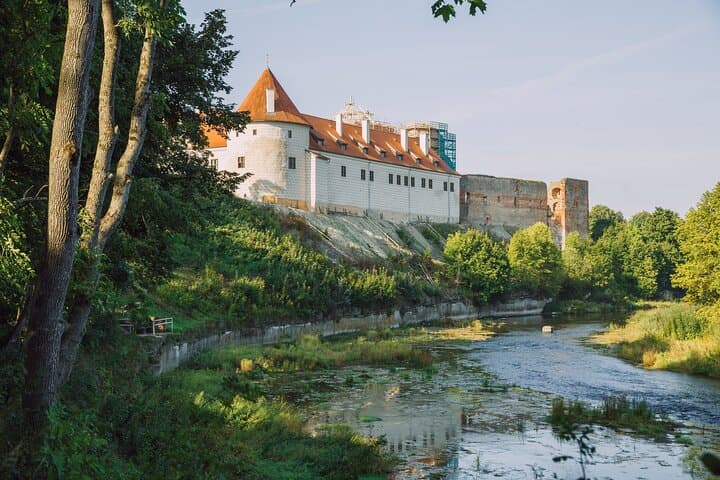 Riga to Rundale Palace & Hill of Crosses: Private Day Tour to Latvia's Baroque & Sacred Sites photo 2