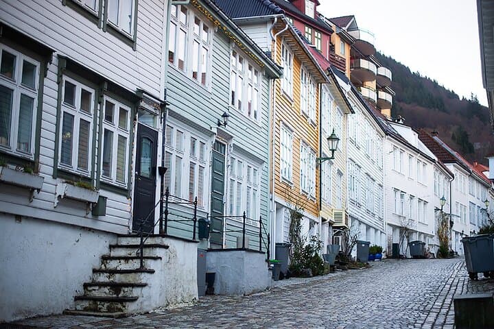 Bergen Twilight Walking Tour: Evening History and Harbor Lights photo 4