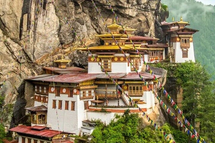 Three-Day Bhutan Adventure: Paro Flight, Tiger's Nest & Thimphu Highlights photo 2