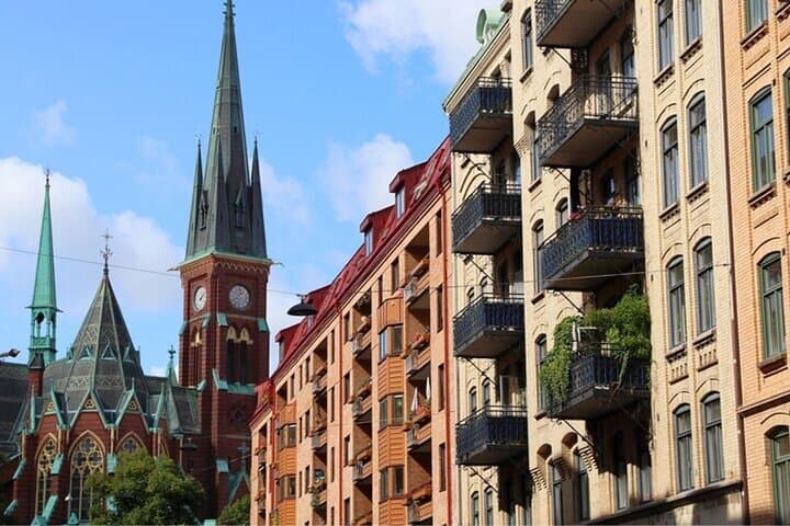 Private Gothenburg Walking Tour: Cathedral, Horticultural Gardens & Götaplatsen photo 3