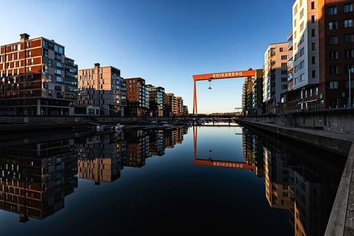 Private Gothenburg Walking Tour: Cathedral, Horticultural Gardens & Götaplatsen