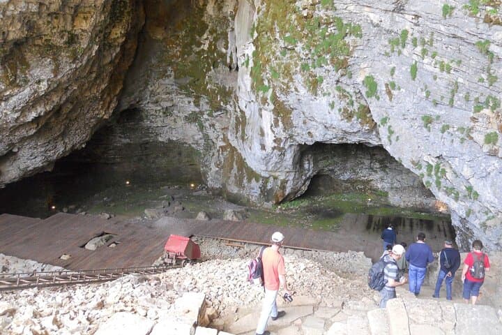 Private Crete Day Tour: Wine, Beekeeping, Zominthos & Anogia Village photo 4