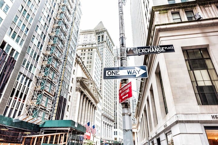 Wall Street Insider: Walking Tour with a Finance Professional photo 6