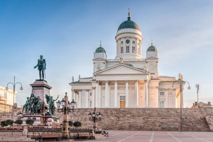 Helsinki Highlights: Guided Walking Tour to Sibelius Monument, Market Square & Rock Church