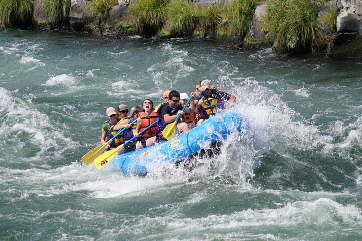 Full-Day Whitewater Rafting on the Deschutes River: Class III–IV Thrills from Maupin