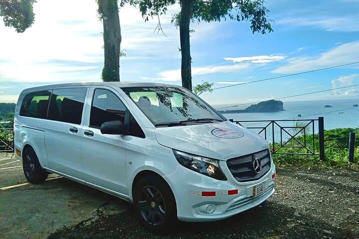 Private transfer from SJO Airport to Fiesta Resort — Puntarenas shuttle with Wi‑Fi photo 4