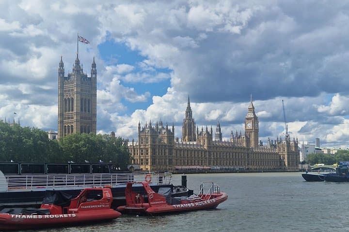 London Private Guided Taxi Tour — Classic Black Cab Sightseeing in Central London photo 1