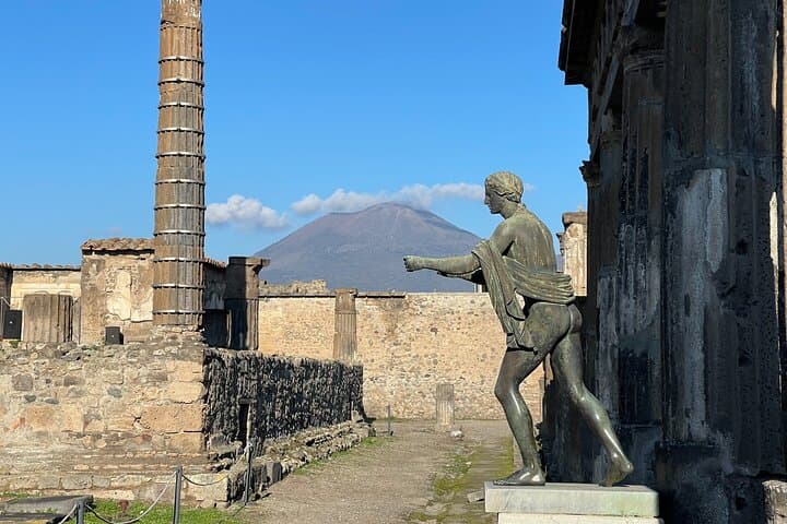 Pompeii & Vesuvius Day Tour from Positano with Lunch