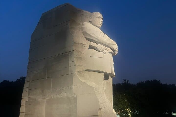 Private Monuments at Night: Washington DC After-Dark Guided Tour photo 6