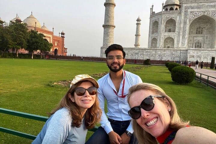 Private Sunrise Taj Mahal Tour from Delhi — Sunrise Viewing, Agra Fort & Baby Taj photo 3