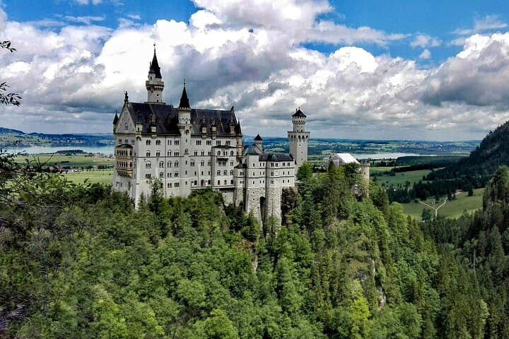 Neuschwanstein Castle, Highline 179 & Garmisch Private Day Trip from Munich