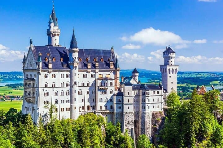 Fairy-Tale Castles from Füssen: Neuschwanstein, Linderhof & Oberammergau in a Day photo 3