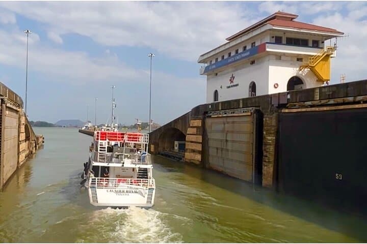Panama Beyond: Casco Viejo & Panama Canal Secrets — Best City Tour photo 5