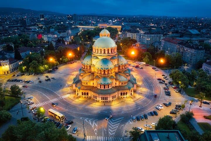 Sofia After Dark: Panoramic Night Tour with Traditional Dinner & Folklore Show