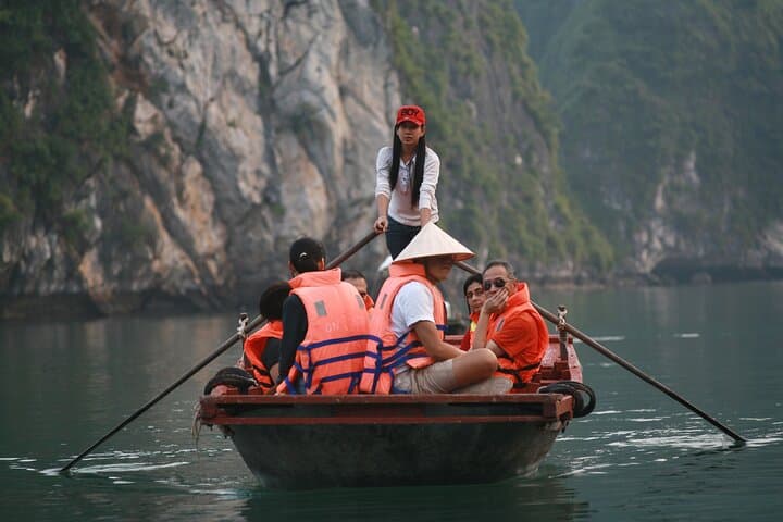 2-Day Lazalee Cruise: Explore Halong Bay's Limestone Islands from Hanoi photo 4
