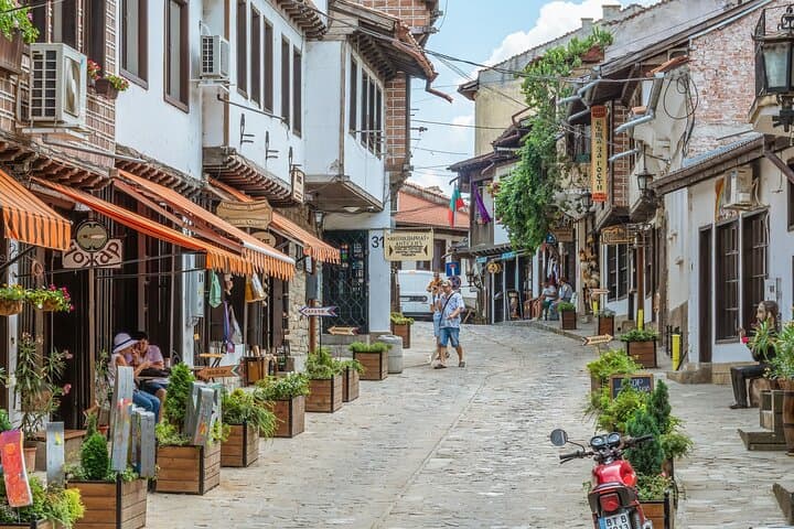 Veliko Tarnovo & Arbanasi Private Day Tour from Sofia — Tsarevets Fortress and Frescoed Churches