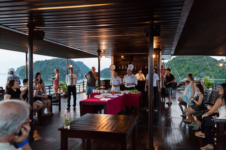 Overnight Halong Bay Cruise: Kayak Luon Cave & Explore Surprising Cave photo 3