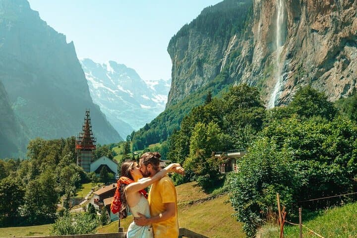 Lauterbrunnen Valley Walk with Cheese, Chocolate & Trümmelbach Waterfalls