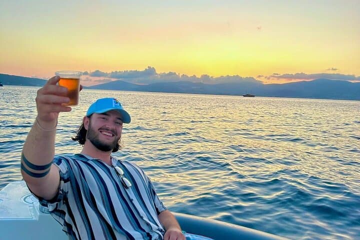 Private Sunset Boat Tour in Split with Wine and Live Music photo 3