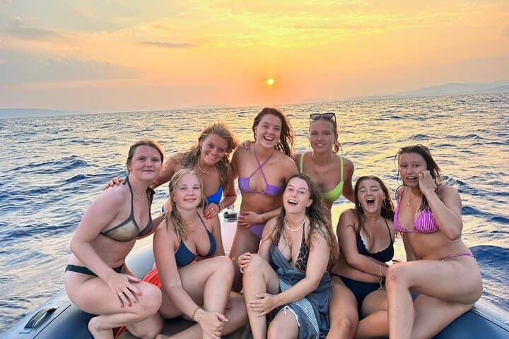 Private Sunset Boat Tour in Split with Wine and Live Music photo 4