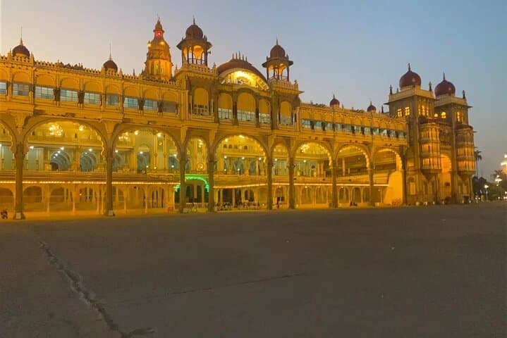 Mysore Day Trip: Private Guided Tour to Mysuru Palace and Chamundi Hill photo 5