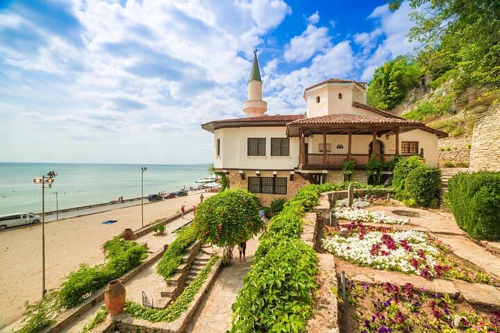 North of Varna: Full-Day Private Sightseeing Tour to Balchik, Durankulak & Cape Kaliakra