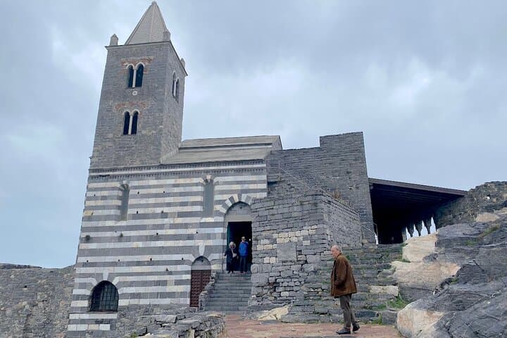 Accessible Cinque Terre Private Tour from Livorno — Portovenere, Corniglia & Vernazza photo 6