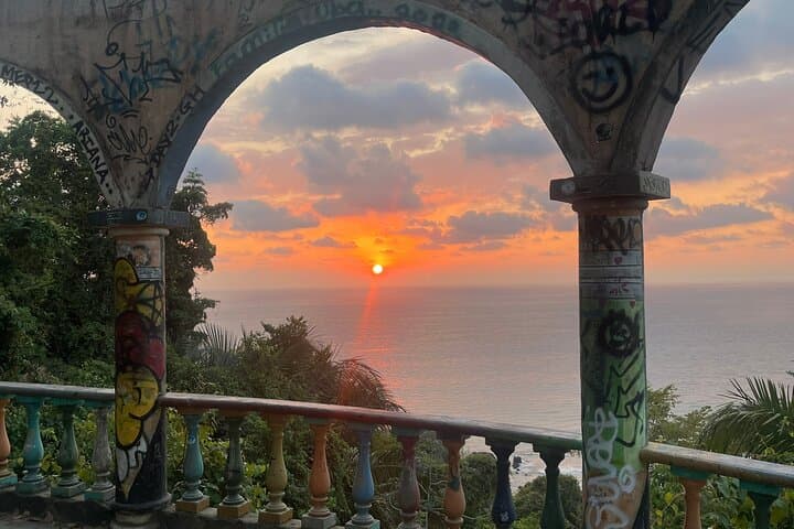 El Miro Viewpoint Guided Hike Near Jaco — Private 2‑Hour Nature Hike