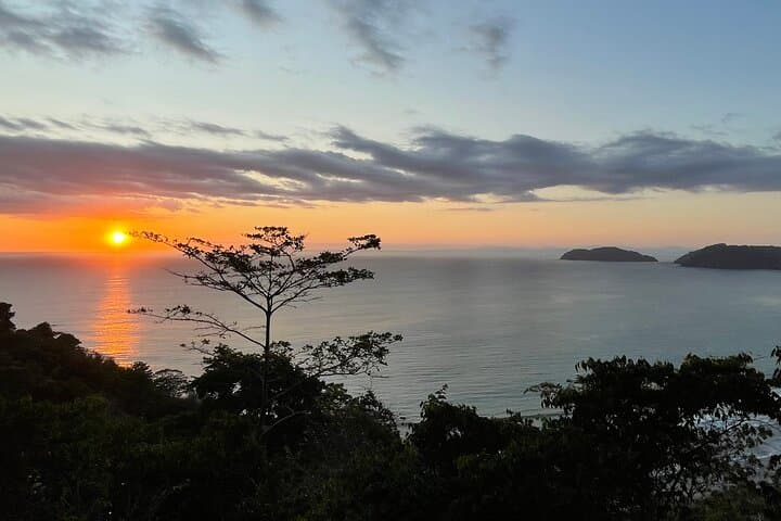 El Miro Viewpoint Guided Hike Near Jaco — Private 2‑Hour Nature Hike photo 6