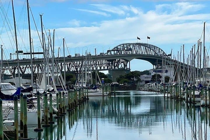 Auckland Best Top 5 Half-Day Tour — Westhaven, Mt Eden & Mission Bay photo 4