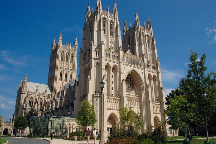 Washington DC Hidden Highlights: App-Guided Driving Tour via Uber