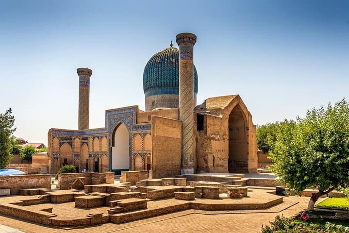 Walking Tour of Samarkand: Registan, Gur-Emir & Shahi Zinda