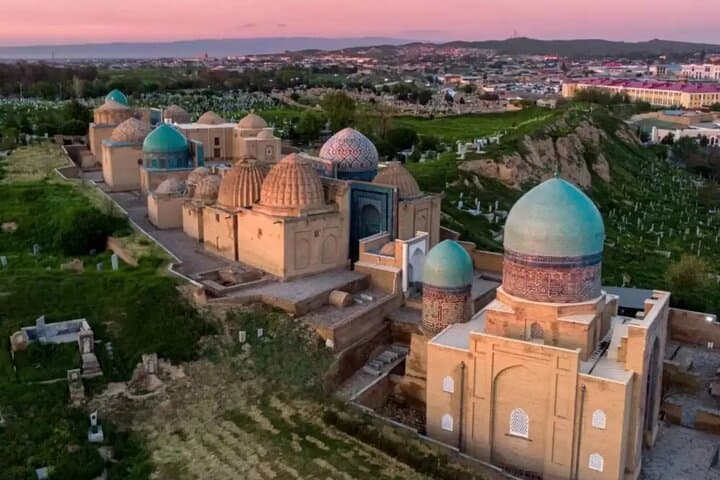 Walking Tour of Samarkand: Registan, Gur-Emir & Shahi Zinda photo 2