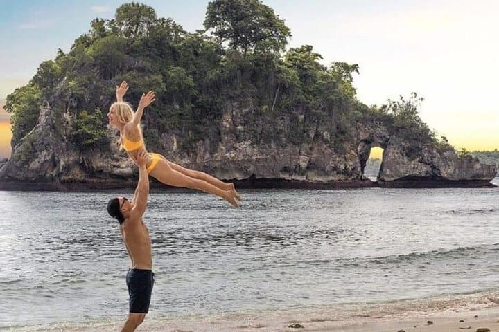 Two-Day Nusa Penida Escape: Kelingking, Broken Beach & Crystal Bay photo 5
