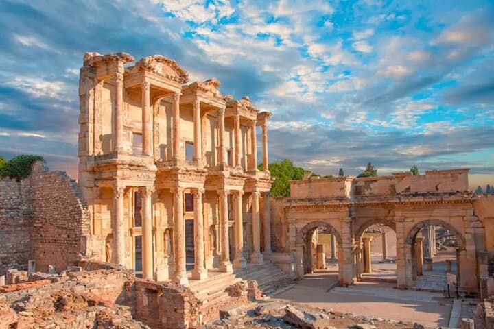 Ephesus Day Trip from Istanbul by Flight — Ancient Ruins & Terrace Houses