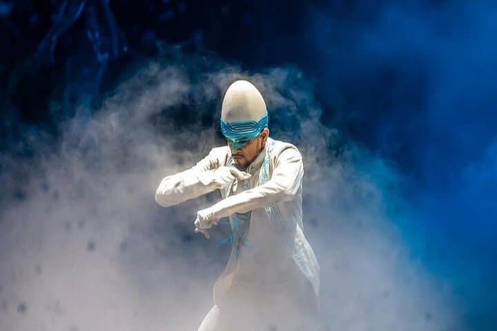 Seamless Transfers to La Perle: Private Transportation in Dubai photo 3